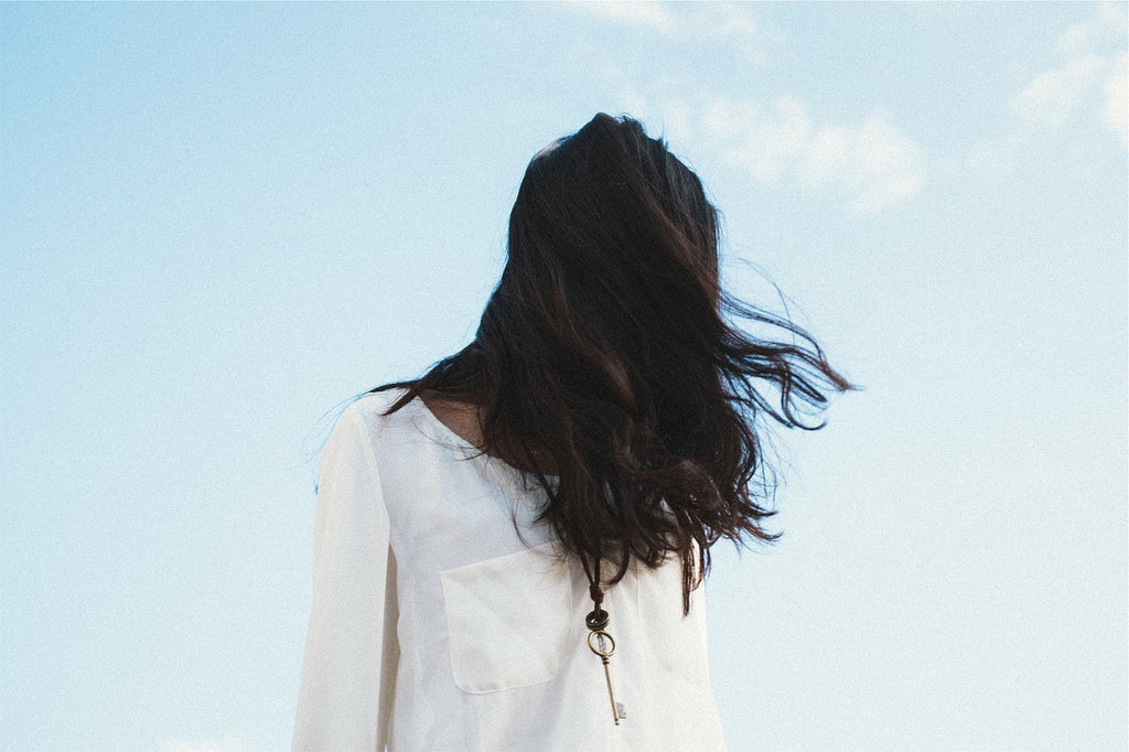 How Are Tape in Hair Extensions Removed?