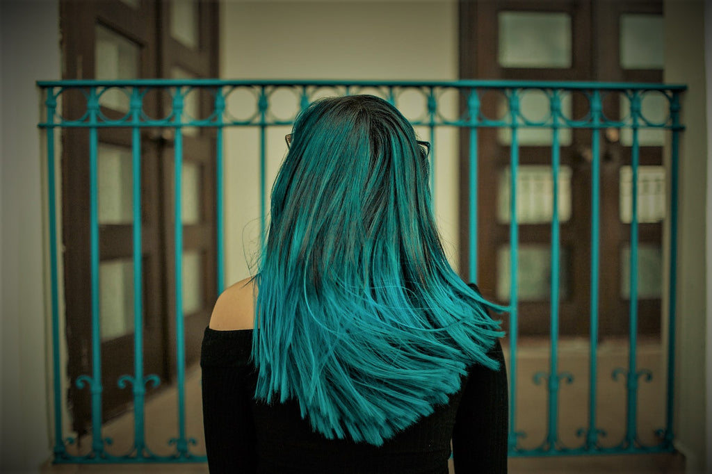 Looking for the Perfect Shade of Turquoise Hair Extensions?  Use Tape in Hair Extensions!